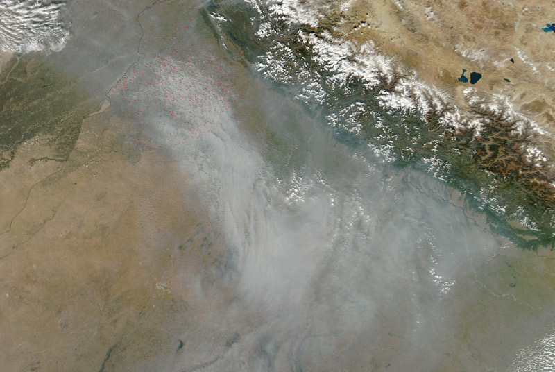 Zanieczyszczone powietrze nad Indiami
