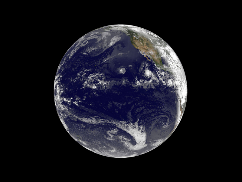 Obraz satelitarny Ziemi, na głównym planie Ocean Spokojny