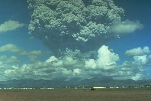 Zdjęcie: erupcja wulkanu Pinatubo