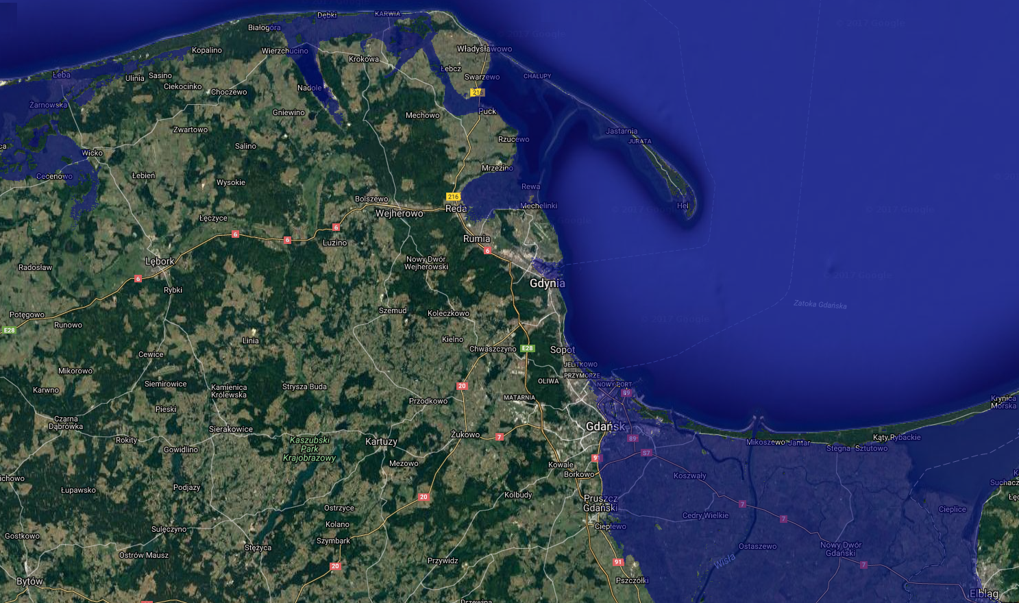 Mapa: fragment polskiego wybrzeża z naniesionym zasięgiem morza po wzroście jego poziomu o 4m. Zalane Żuławy Wiślane i inne obszary.