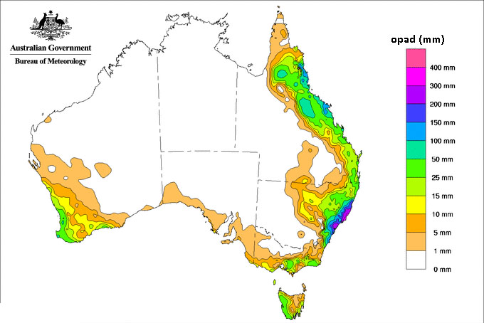 Mapa: opady tygodniowe w lipcu w Australii. 