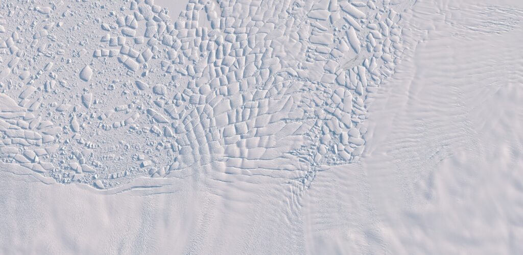 Zdjęcie satelitarne: lodowiec Thwaites.