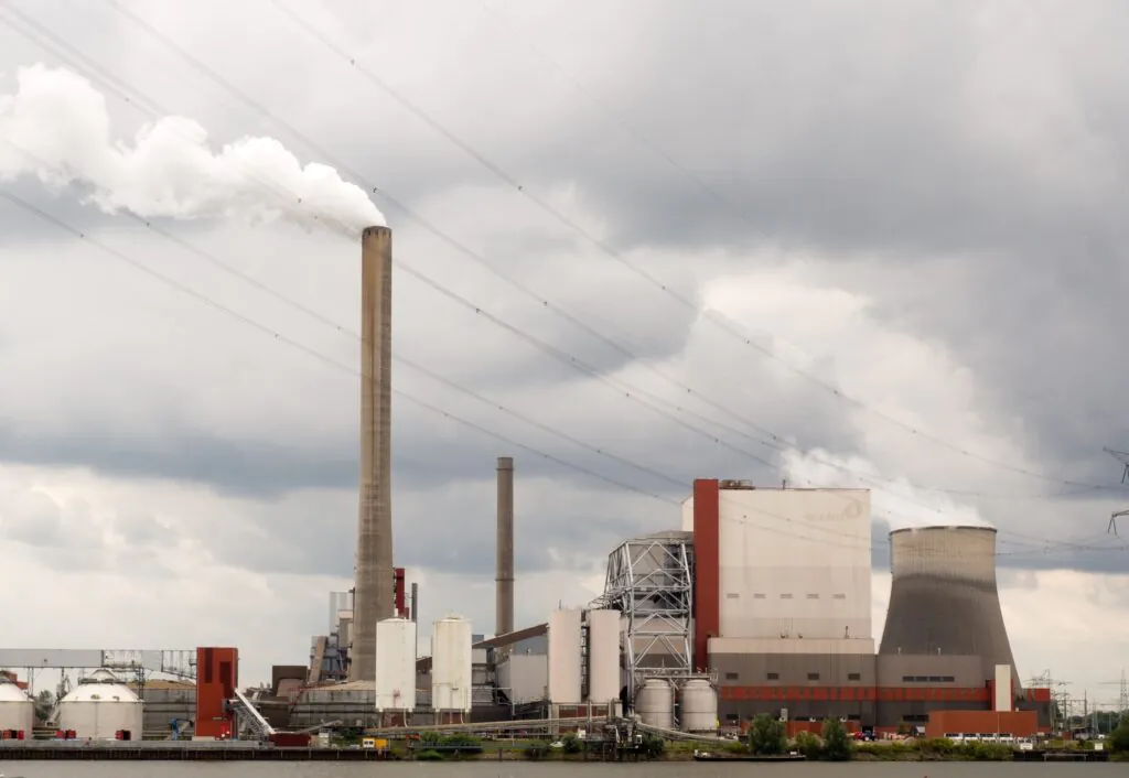  Zdjęcie: elektrownia węglowa Amercentrale, Holandia.