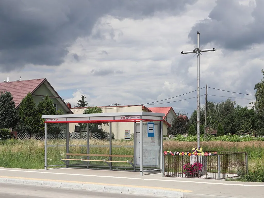 Zdjęcie dekoracyjne: przystanek autobusowy (infrastruktura transportowa). 