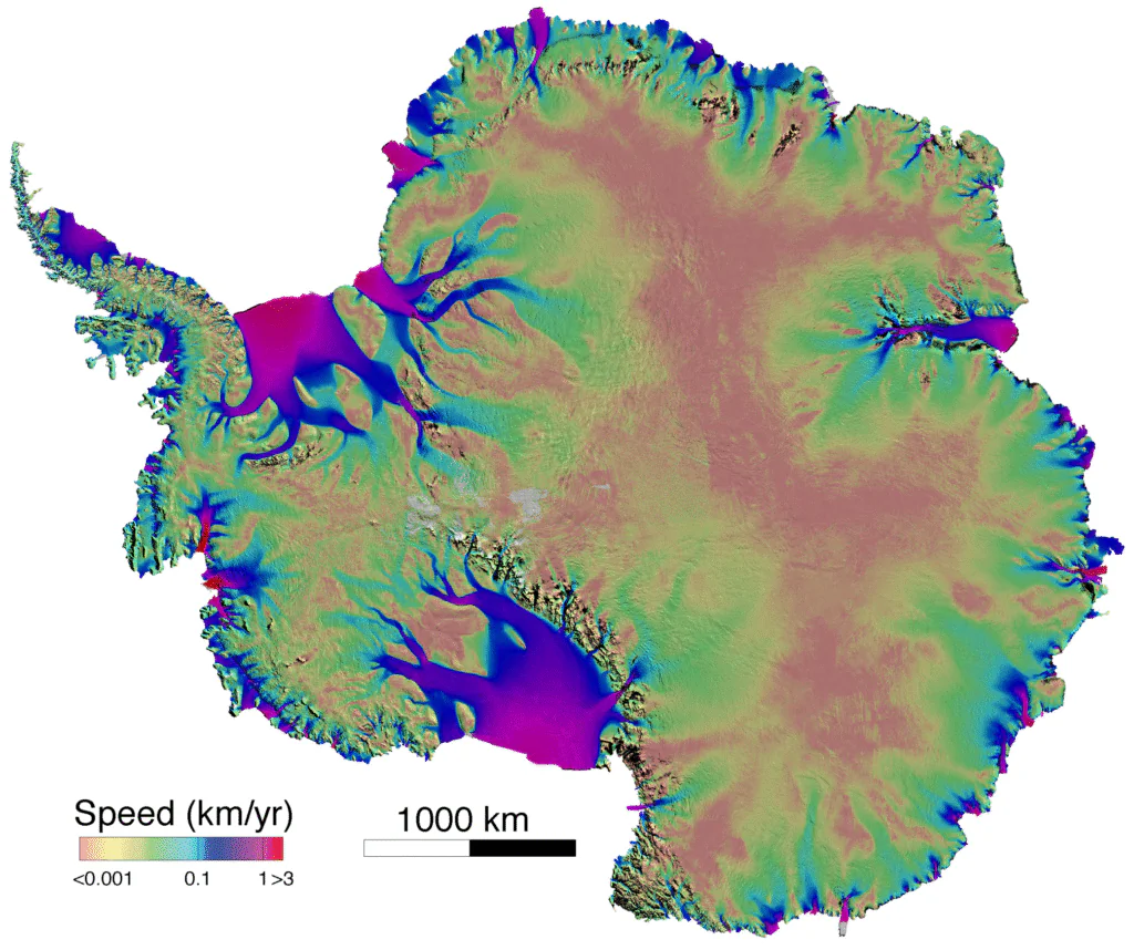 Mapa: Antarktyda, prędkości płynięcia lodu w poszczególnych częściach lądolodu. 